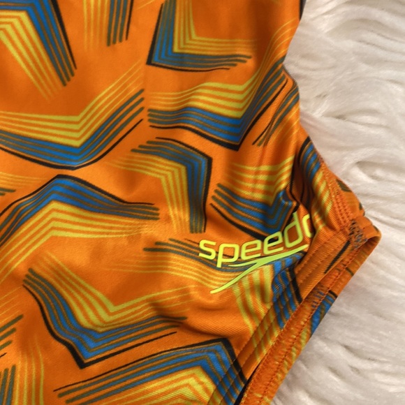 Speedo Swimsuit size 30 brand new with tags - Picture 2 of 8
